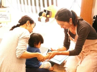 「ひとりで頑張らない育児」のために。マタニティ期から地域と繋がる大切さ